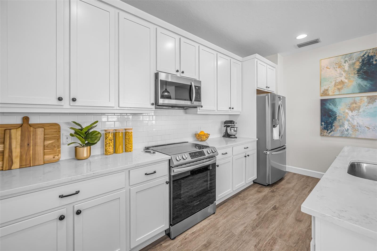 RIVERCHASE - Residential