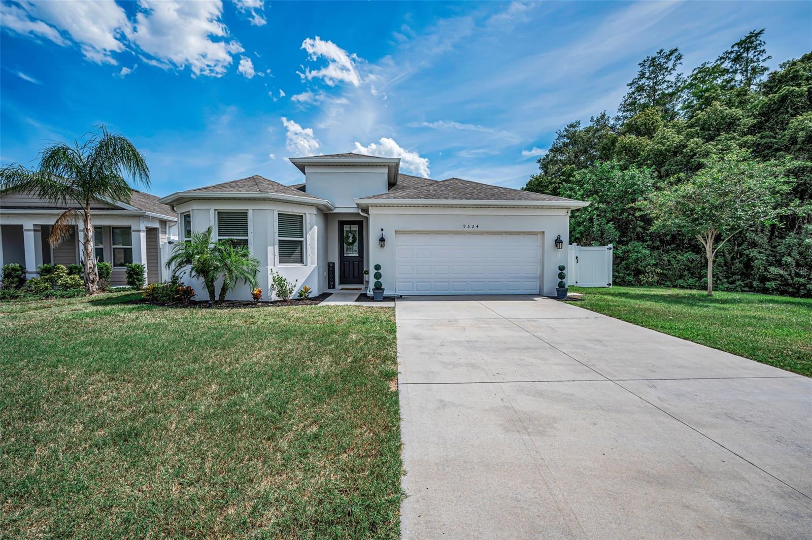 RIVERCHASE - Residential
