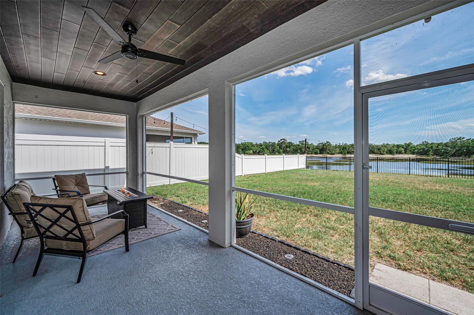 RIVERCHASE - Residential