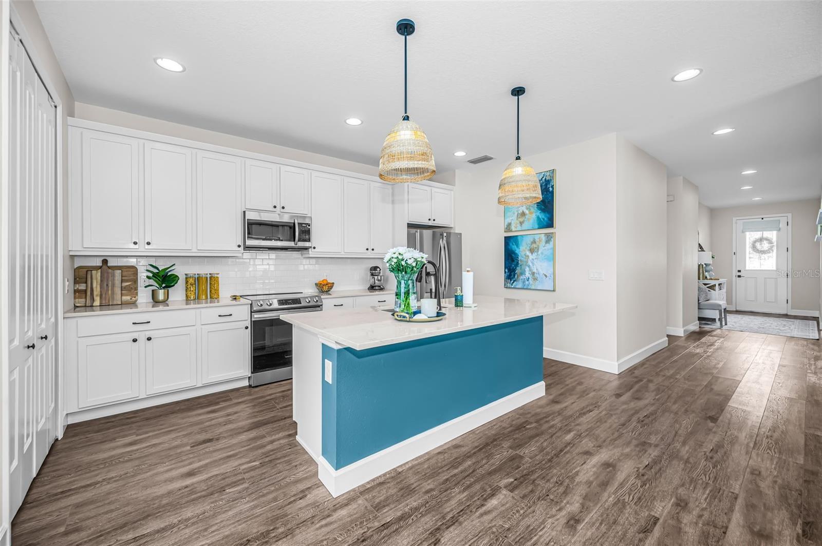 RIVERCHASE - Residential