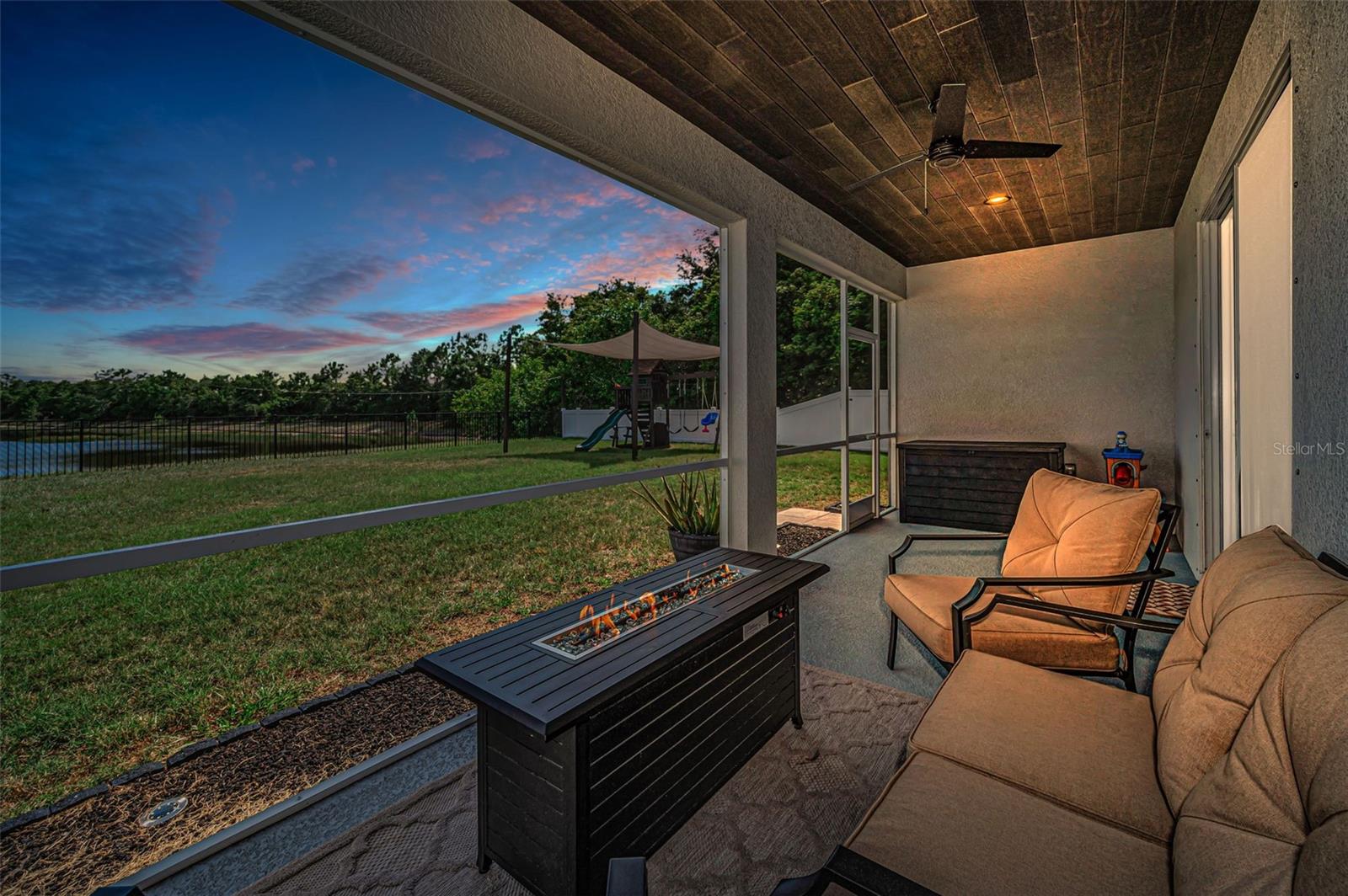 RIVERCHASE - Residential