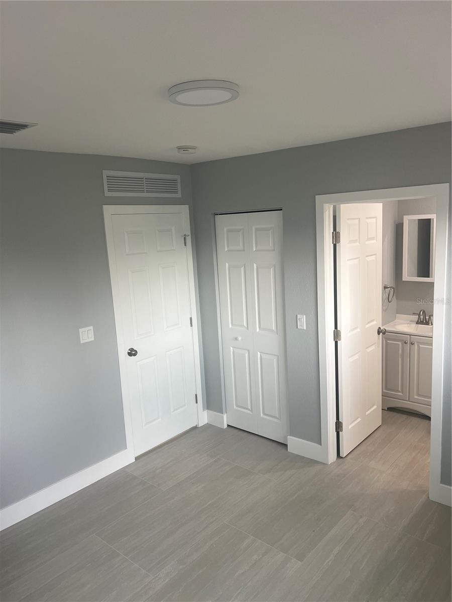 ARLINGTON PARK 11-52 B - Residential Lease