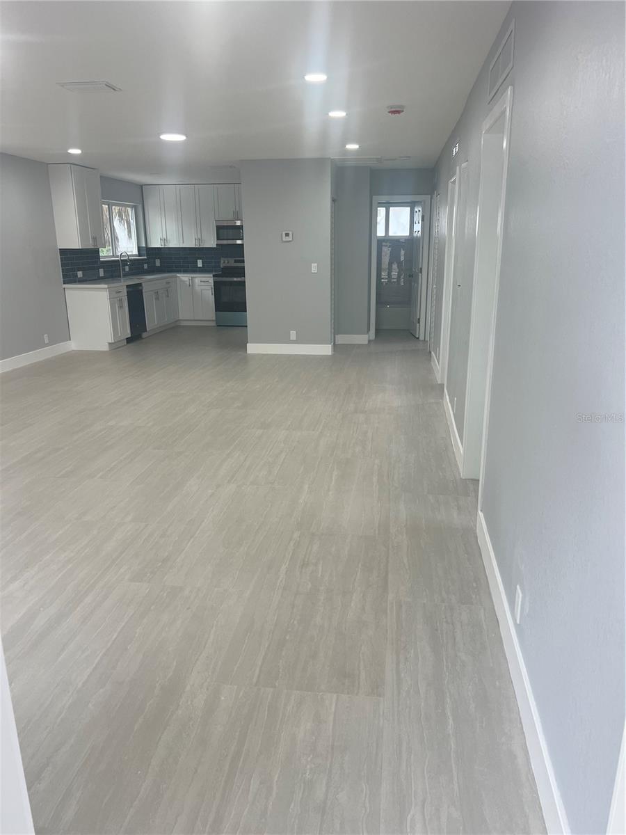 ARLINGTON PARK 11-52 B - Residential Lease