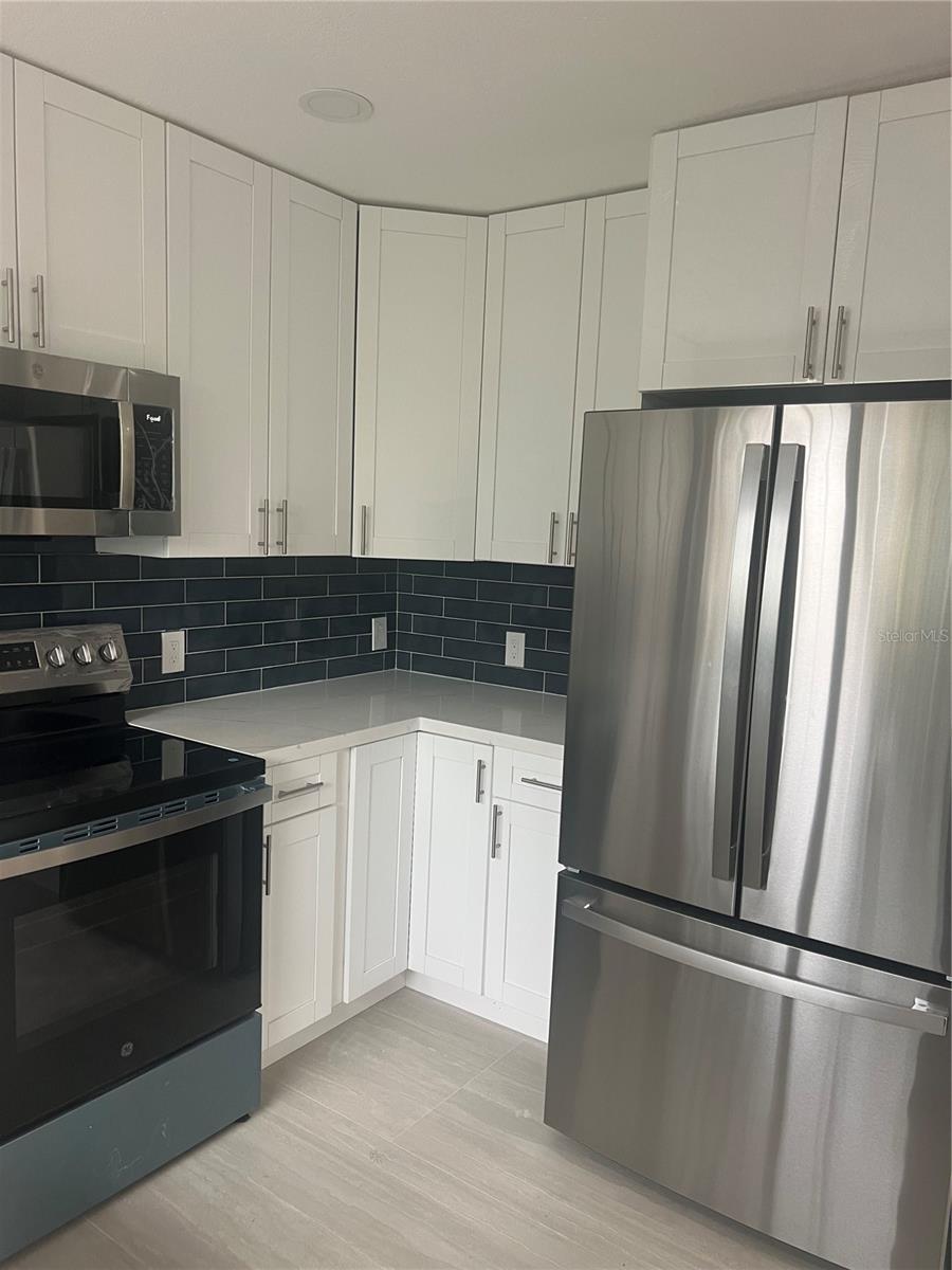 ARLINGTON PARK 11-52 B - Residential Lease