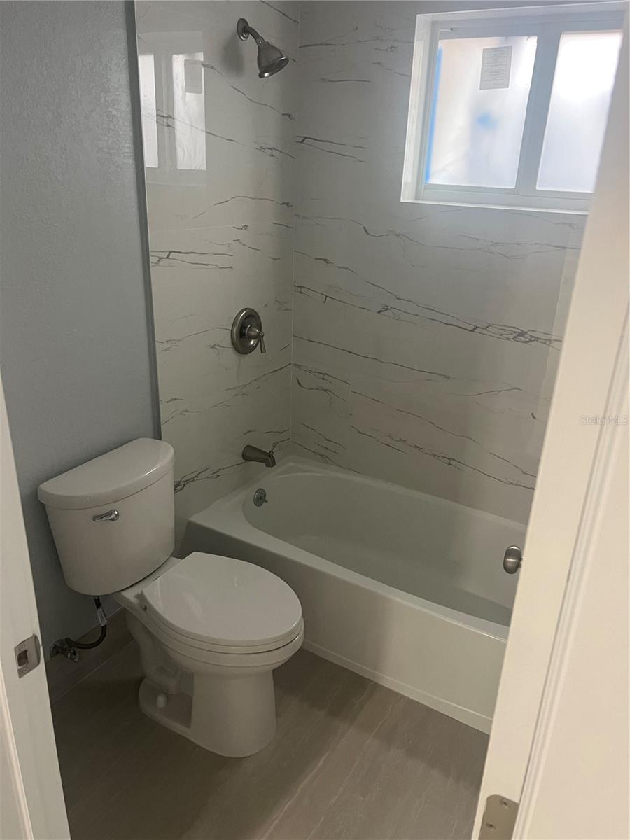 ARLINGTON PARK 11-52 B - Residential Lease