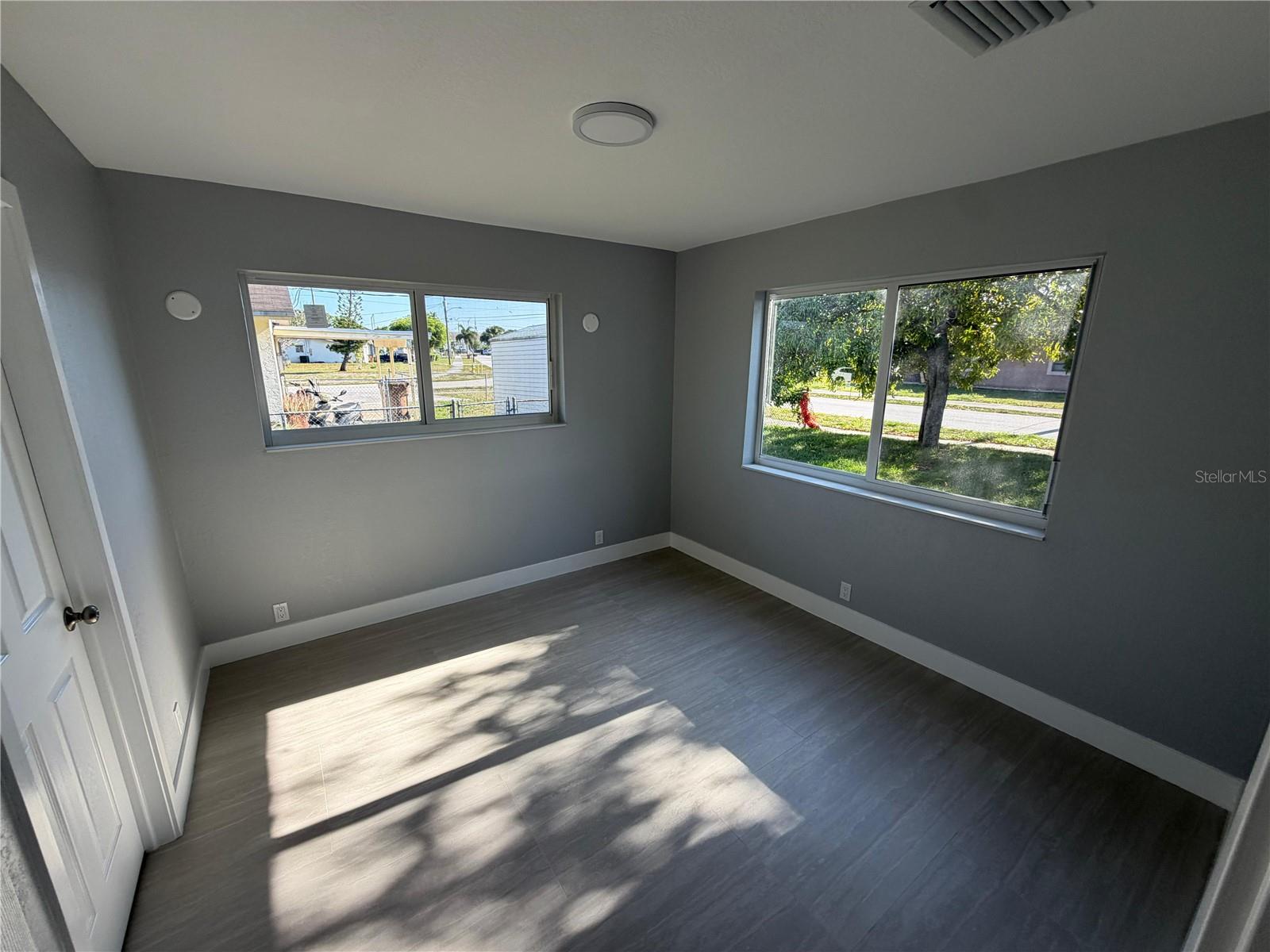 ARLINGTON PARK 11-52 B - Residential Lease