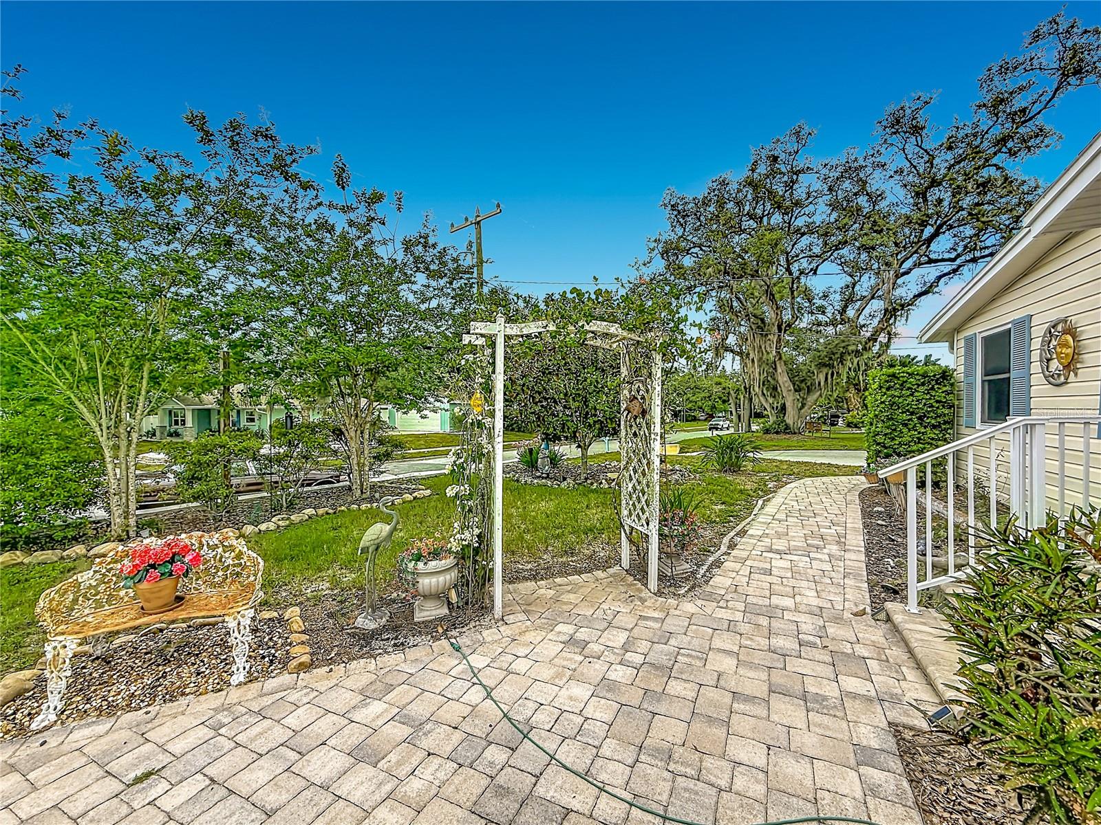 BAY TERRACE & BAY TERRACE ADD - Residential