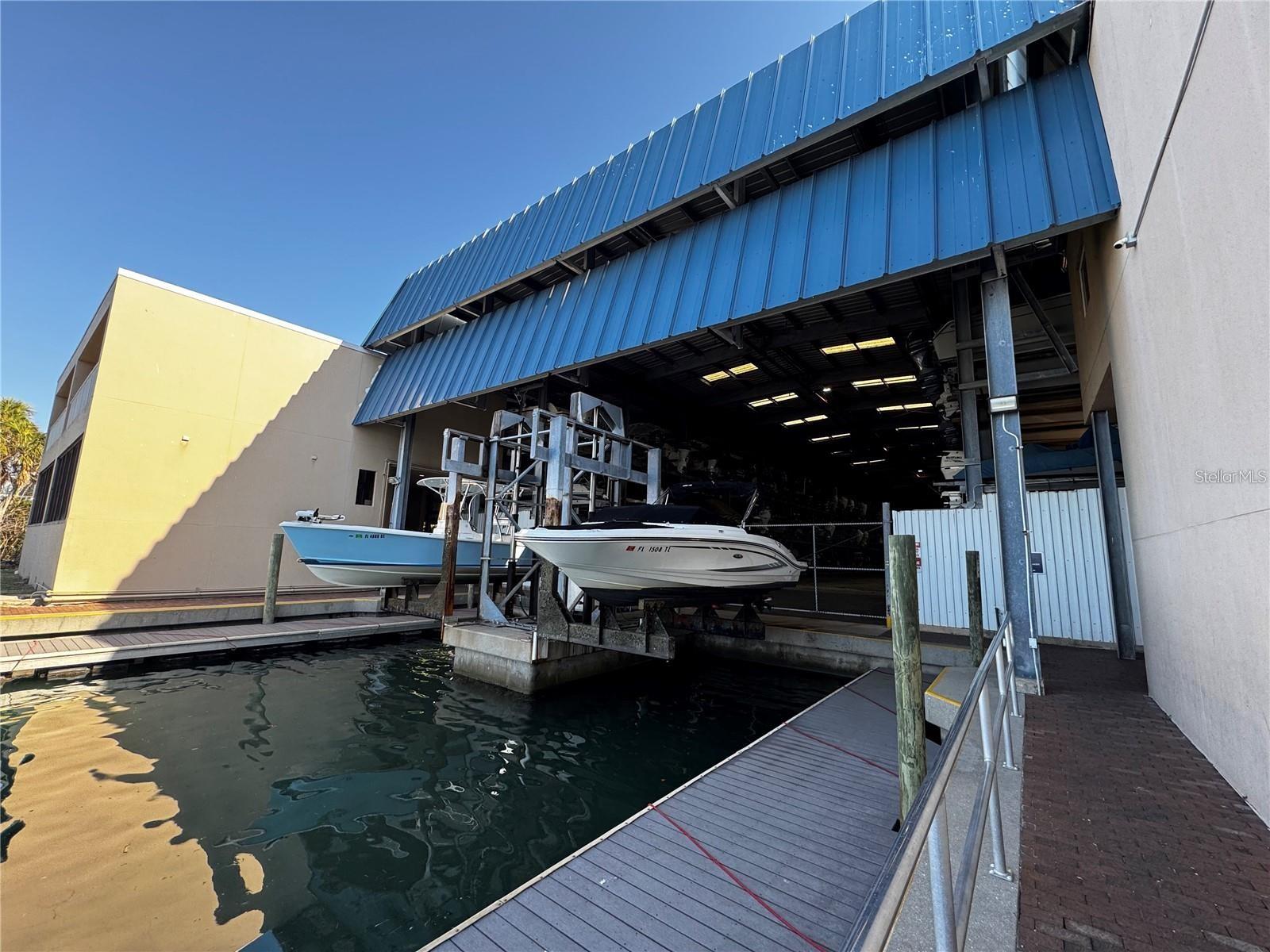 BOATHOUSE ON LONGBOAT - Residential