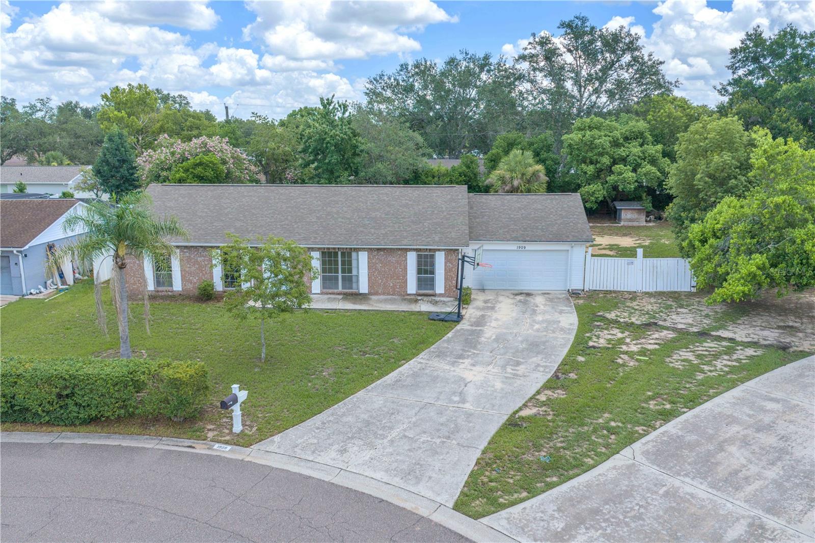 HIGHLY MOTIVATED SELLER!!
Welcome home to the heart of Brandon. This 5 bedroom home sits on a quiet street in one of the most convenient areas of Brandon.  
Step inside to a formal living room, and a family room connected to the kitchen allowing an open flow when entertaining. The large screened in back porch opens into an oversized back yard, hard to find in the city. Walking distance to Bertha and Tony Saladino Park on Bryan Road. This 14 acre county park just added three lighted pickleball courts, 2 basketball courts, and a covered pavilion. Bring the dogs too! The park features a large dog park split into separate areas for big dogs and small dogs, complete with dog wash stations, water, and shaded seating. Love the outdoors? You also get paved walking trails under big oak trees, a playground, basketball courts, fitness equipment, and open green space for the whole family. Beyond the park, you have quick access to shopping, dining, top rated schools, and easy commutes to Tampa and MacDill via the Crosstown and I-75. This one checks every box. Homes in this pocket move fast. Call today for your private showing.
