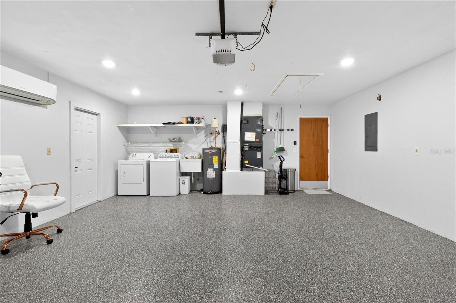 FAIRWAY ESTATES - Residential