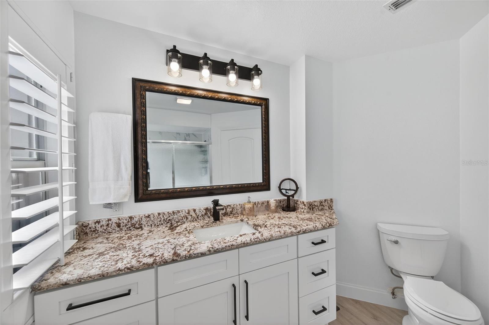 BROOKFIELD - Residential
