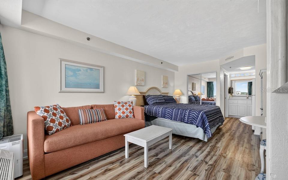 DAYTONA BEACH RESORT & CONFER - Residential