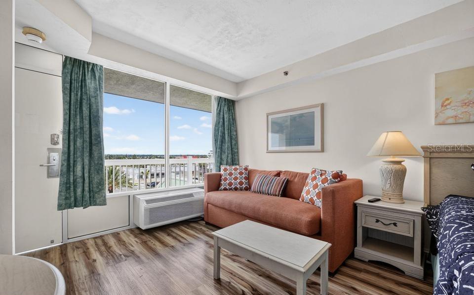DAYTONA BEACH RESORT & CONFER - Residential