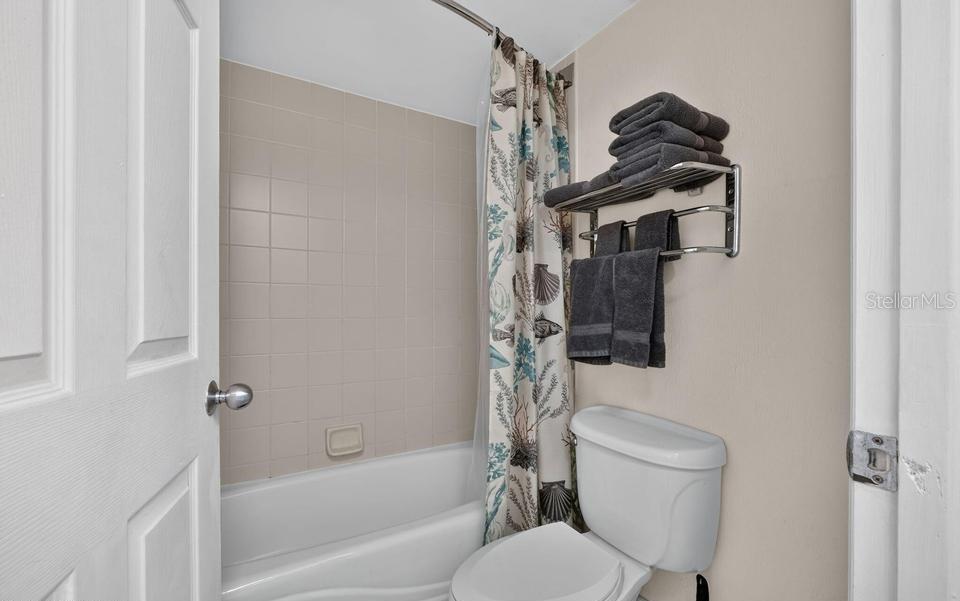 DAYTONA BEACH RESORT & CONFER - Residential