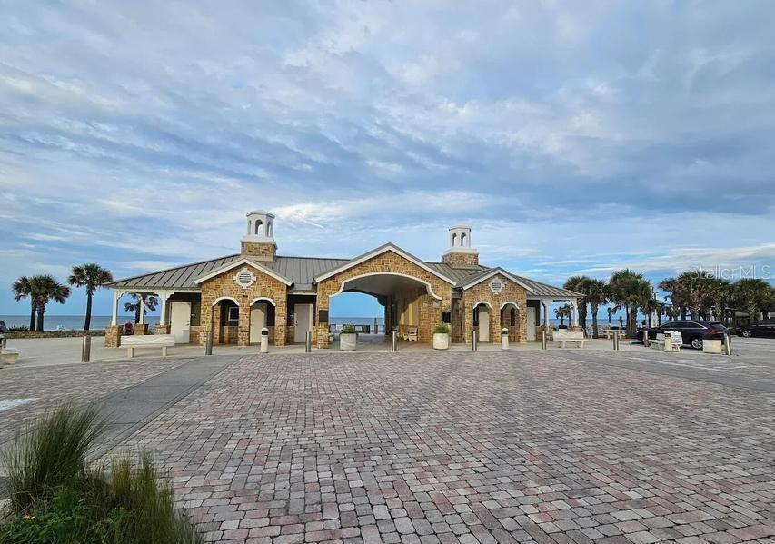 DAYTONA BEACH RESORT & CONFER - Residential