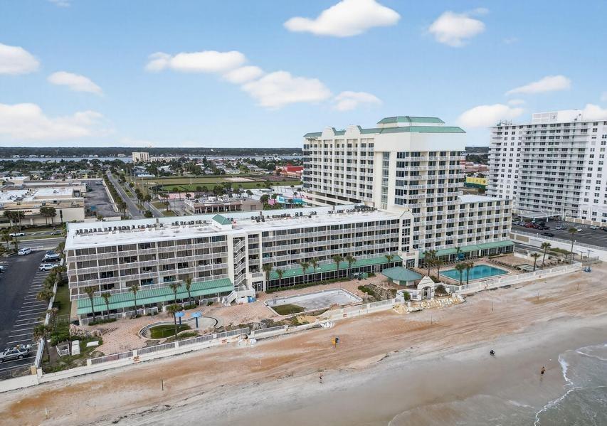 DAYTONA BEACH RESORT & CONFER - Residential