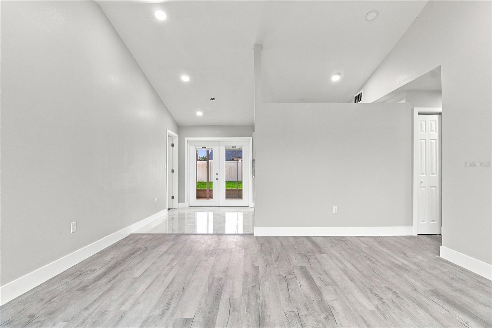 SEVEN SPGS HOMES - Residential