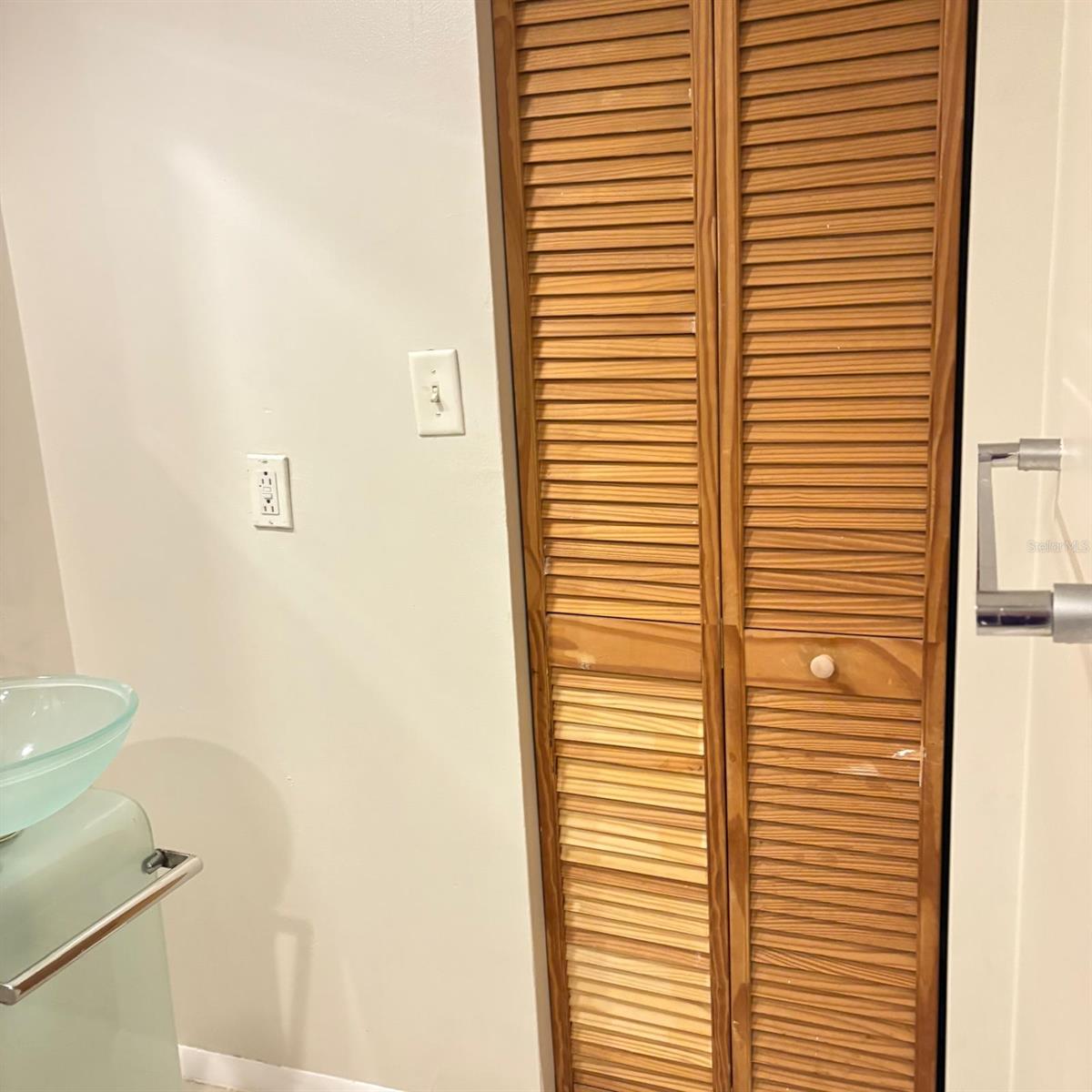 LAKESIDE CROSSING CONDO - Residential Lease