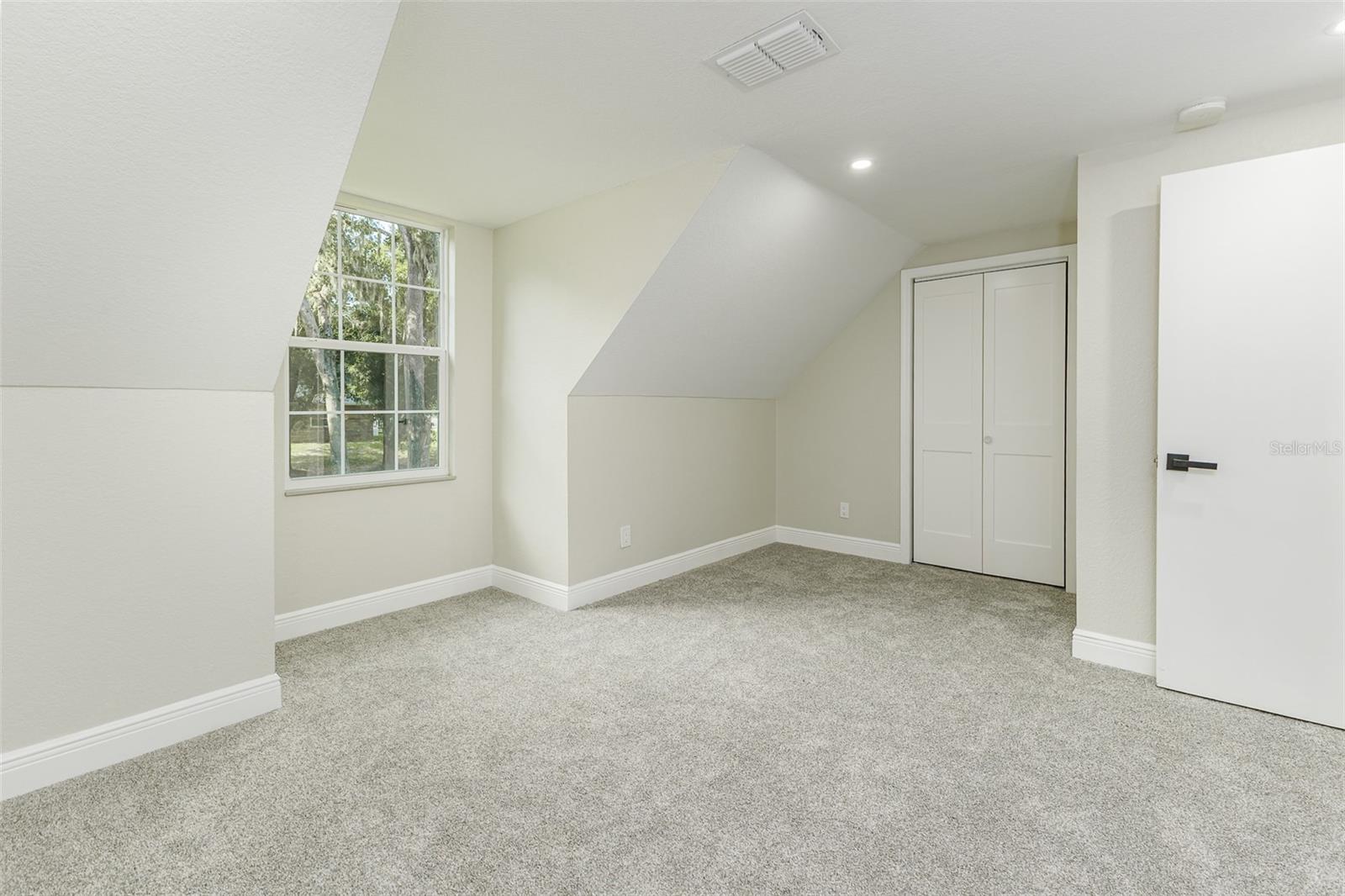ROYAL OAKS ESTATE - Residential