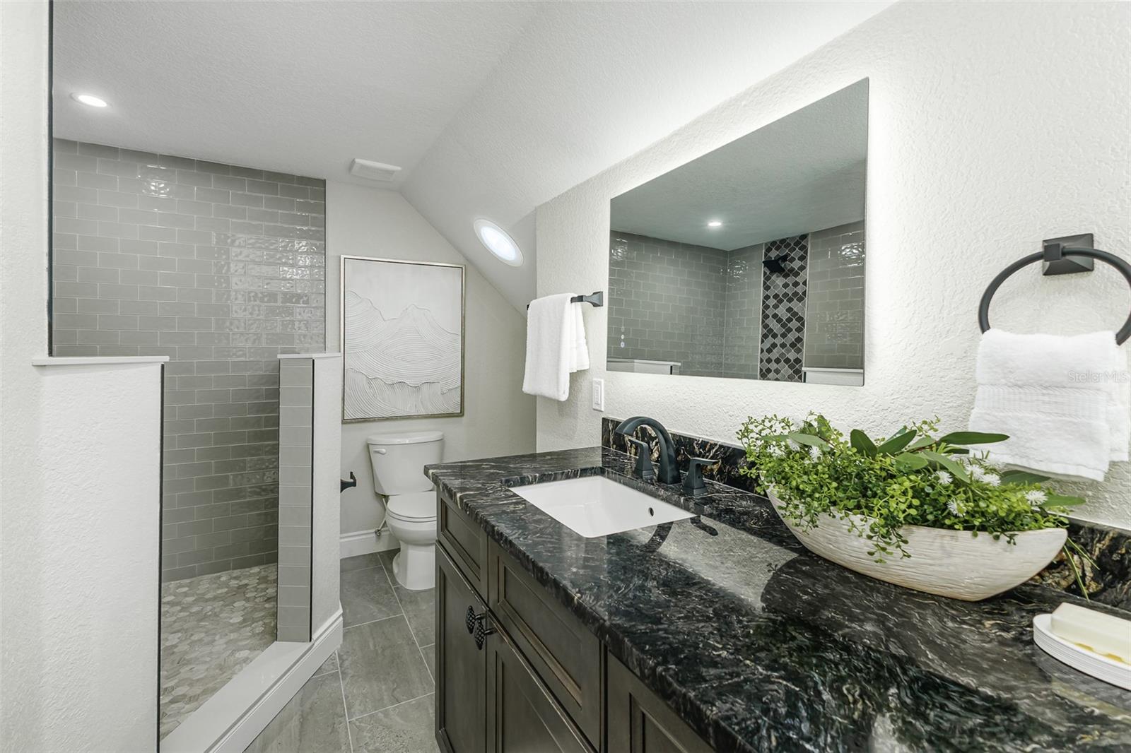ROYAL OAKS ESTATE - Residential