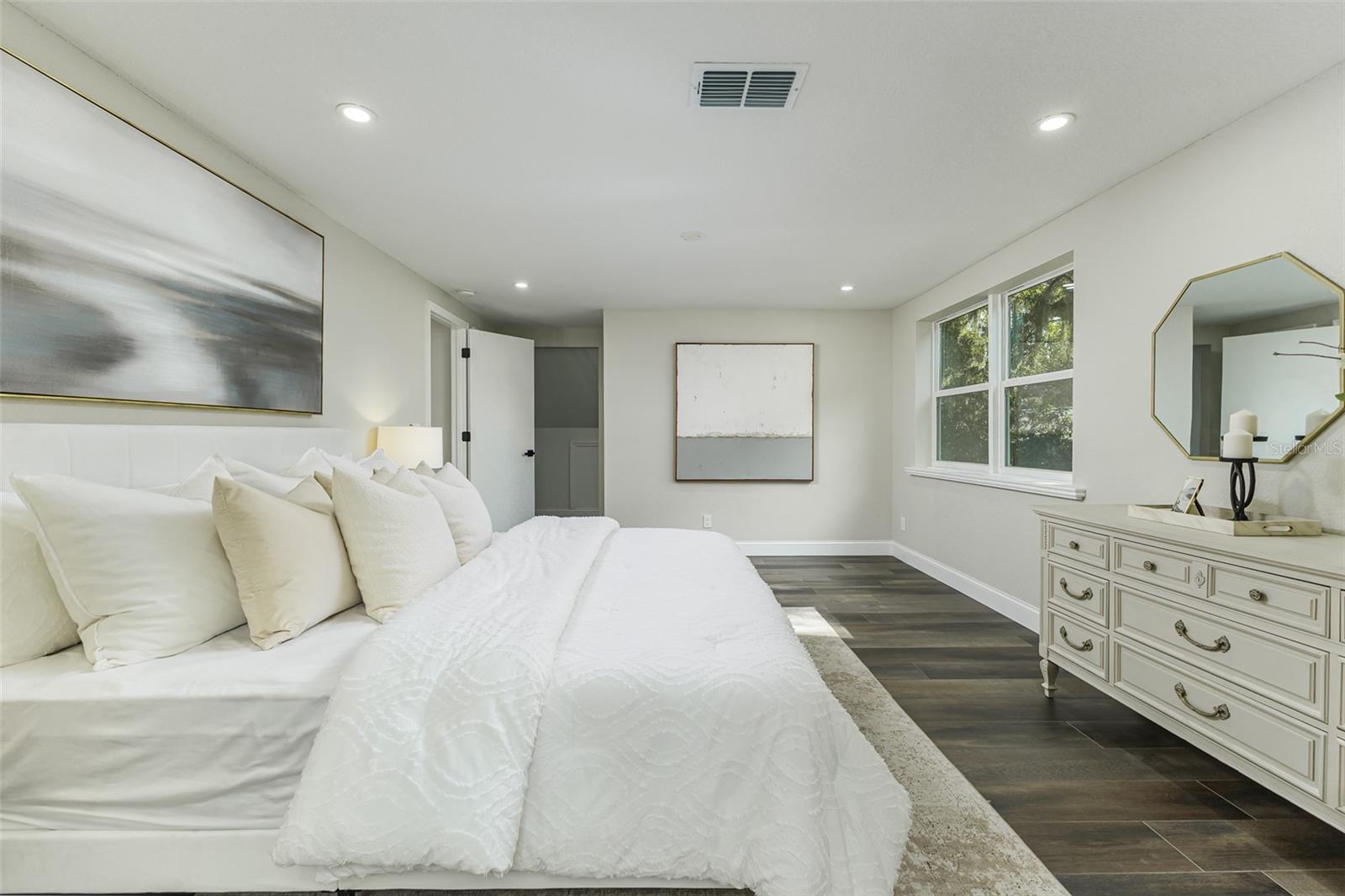 ROYAL OAKS ESTATE - Residential