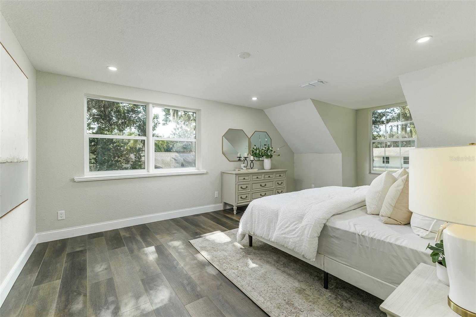 ROYAL OAKS ESTATE - Residential