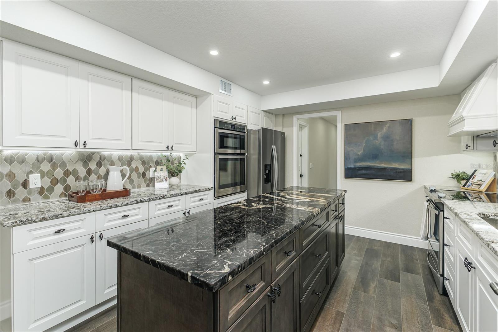 ROYAL OAKS ESTATE - Residential