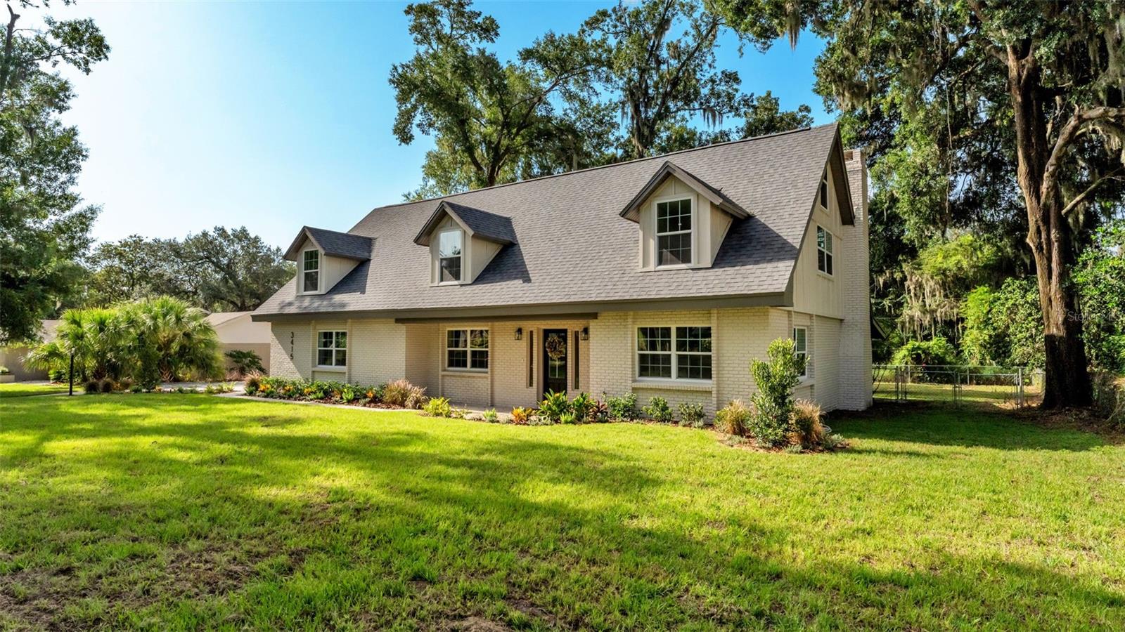 ROYAL OAKS ESTATE - Residential