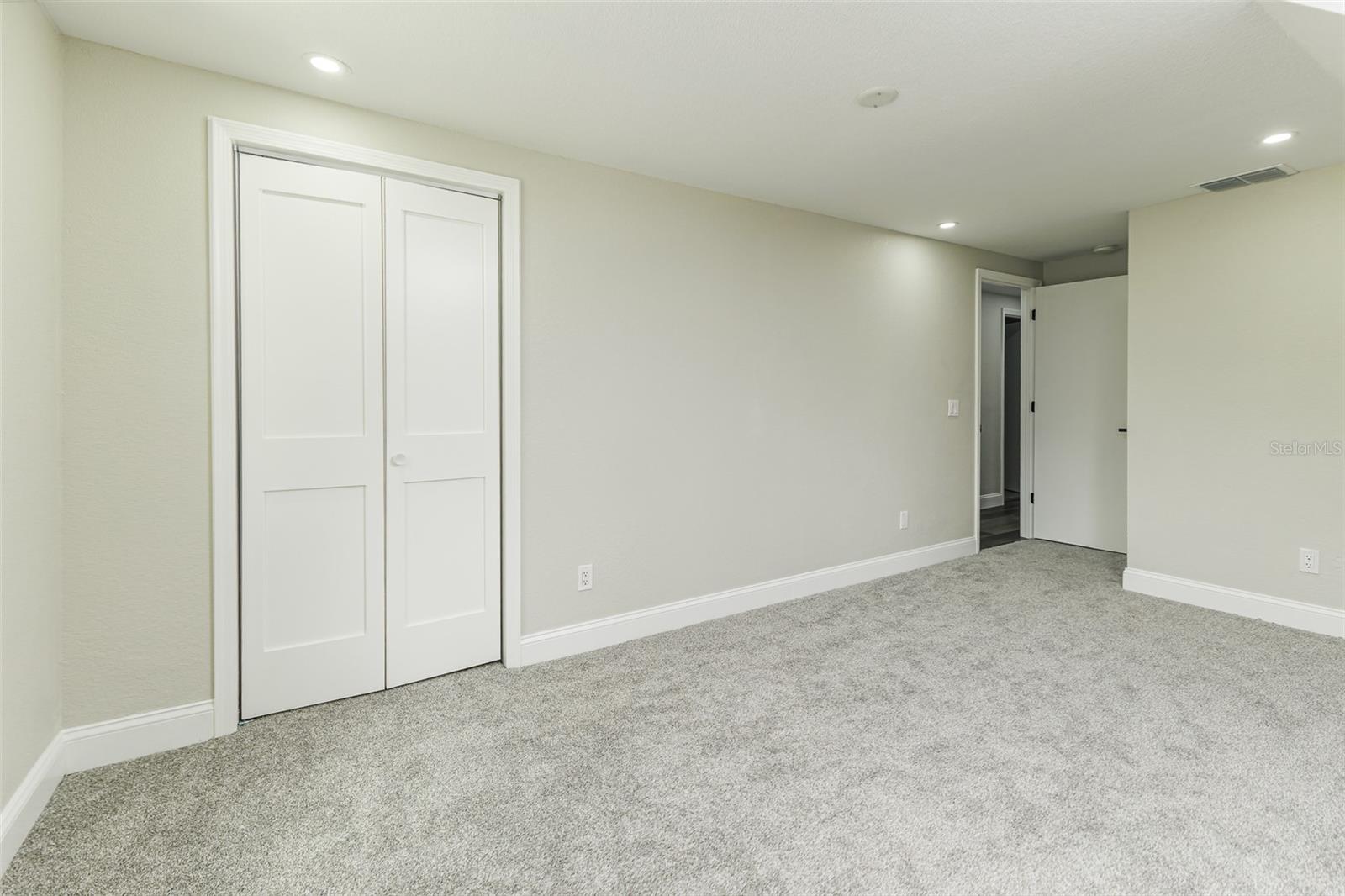 ROYAL OAKS ESTATE - Residential
