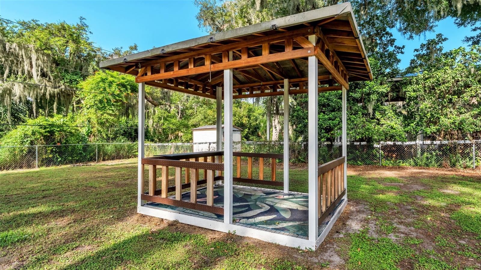 ROYAL OAKS ESTATE - Residential