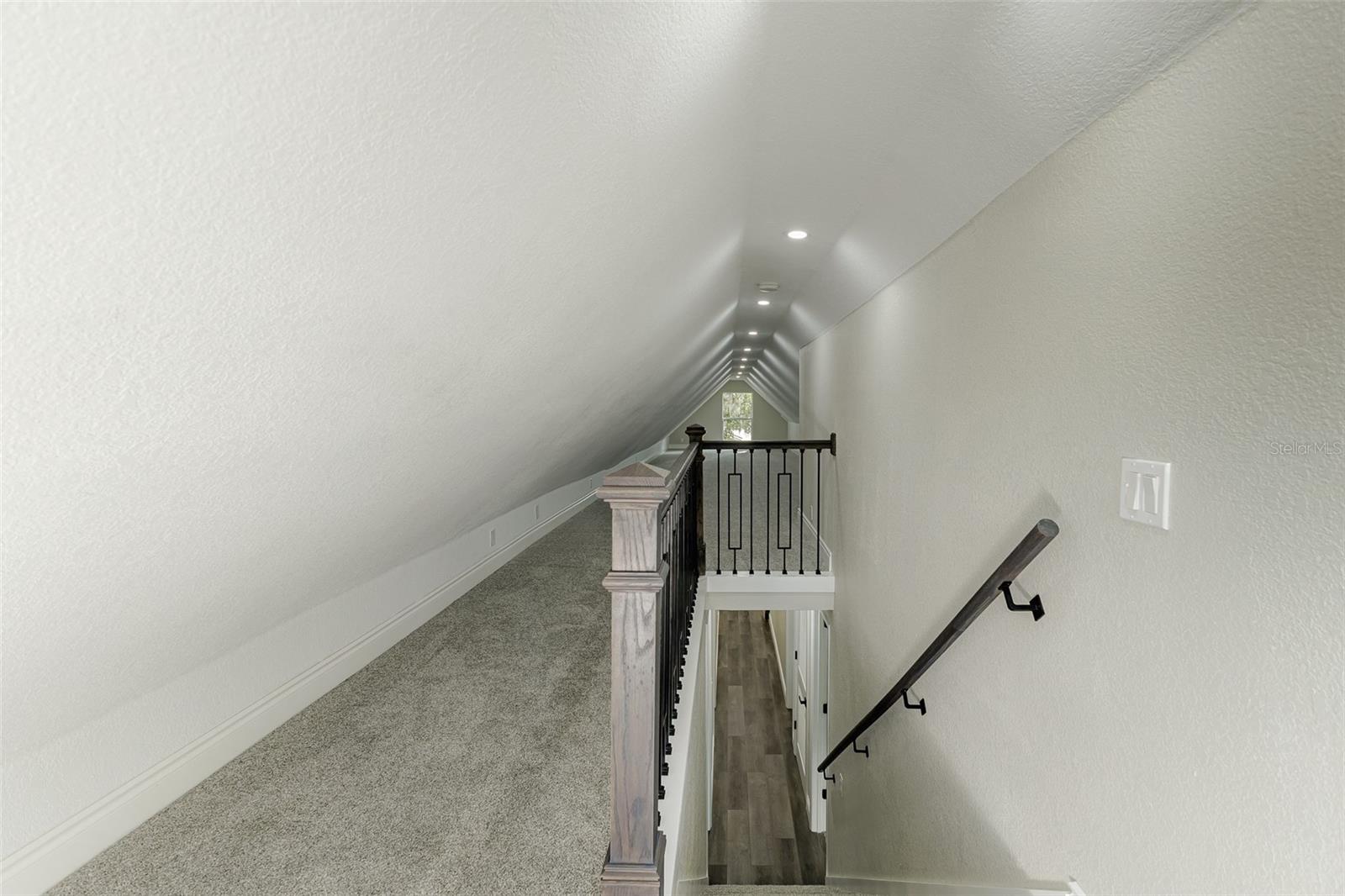 ROYAL OAKS ESTATE - Residential