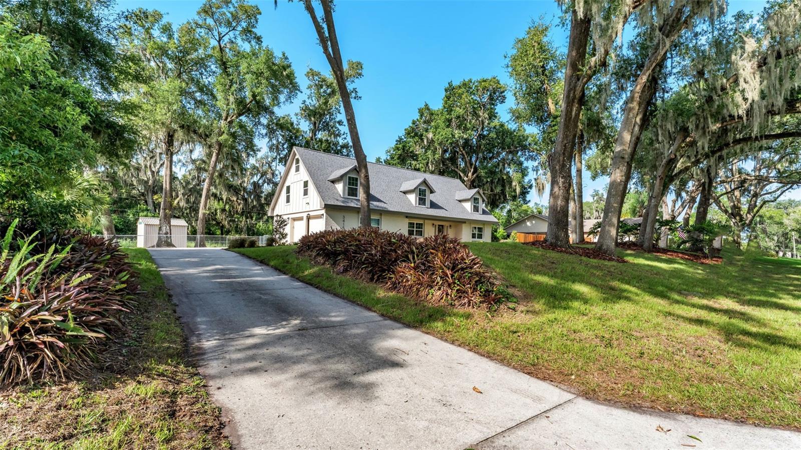 ROYAL OAKS ESTATE - Residential