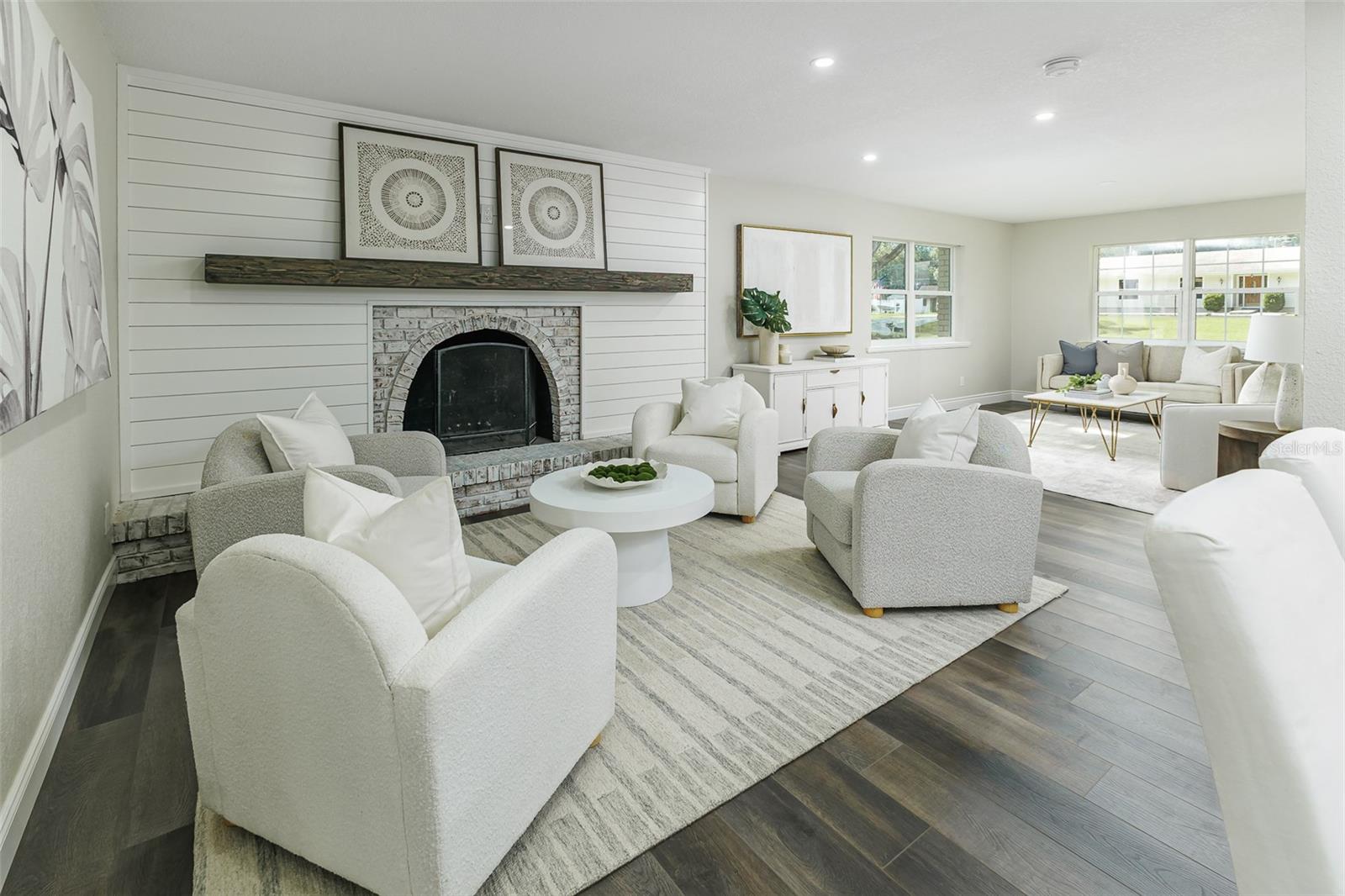 ROYAL OAKS ESTATE - Residential