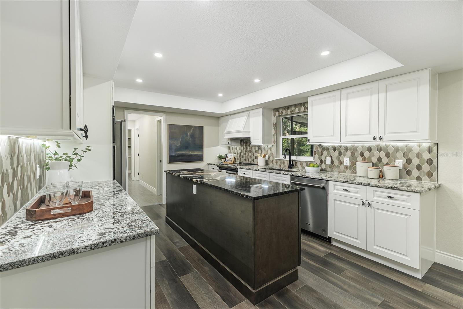 ROYAL OAKS ESTATE - Residential