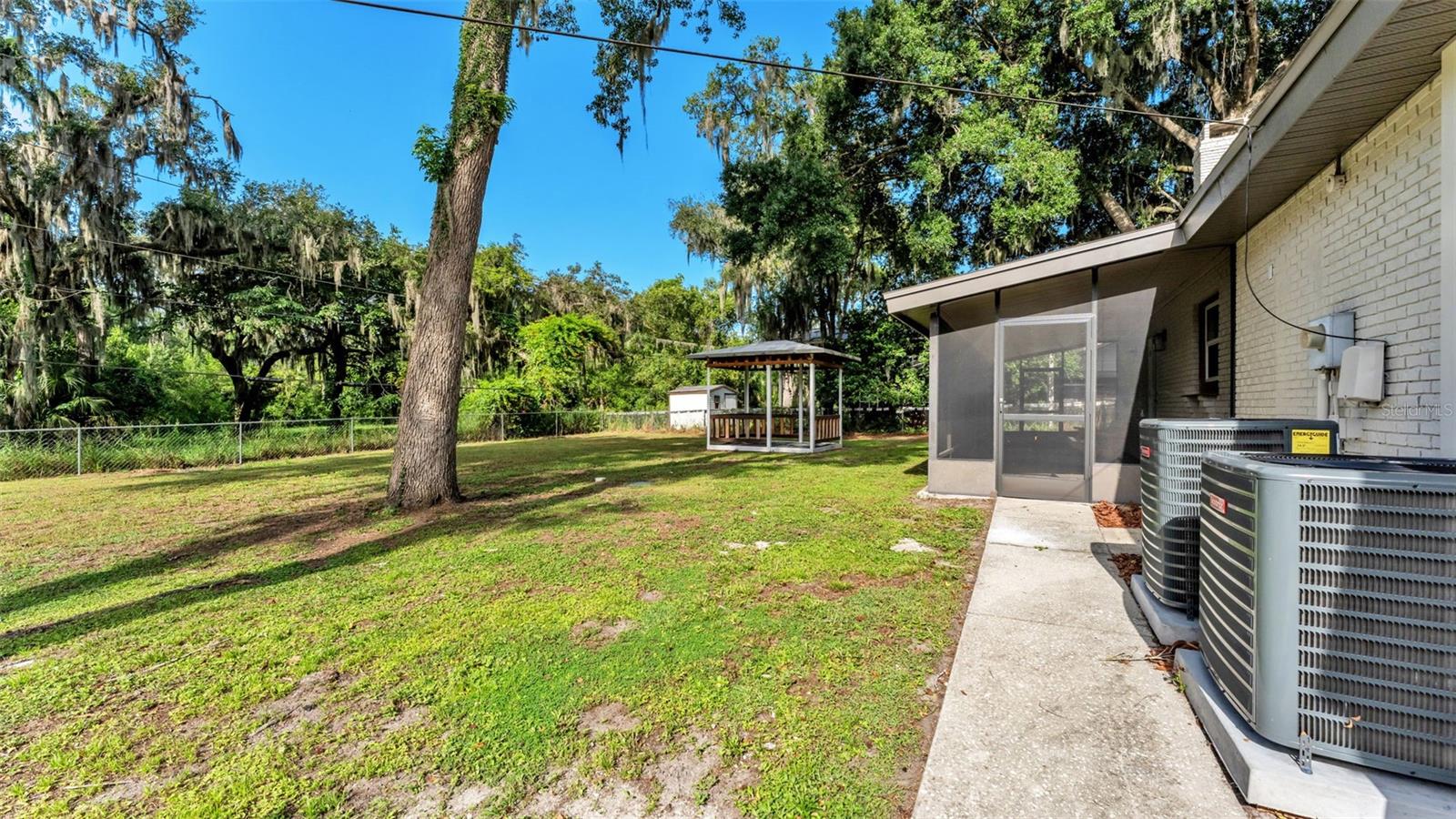 ROYAL OAKS ESTATE - Residential