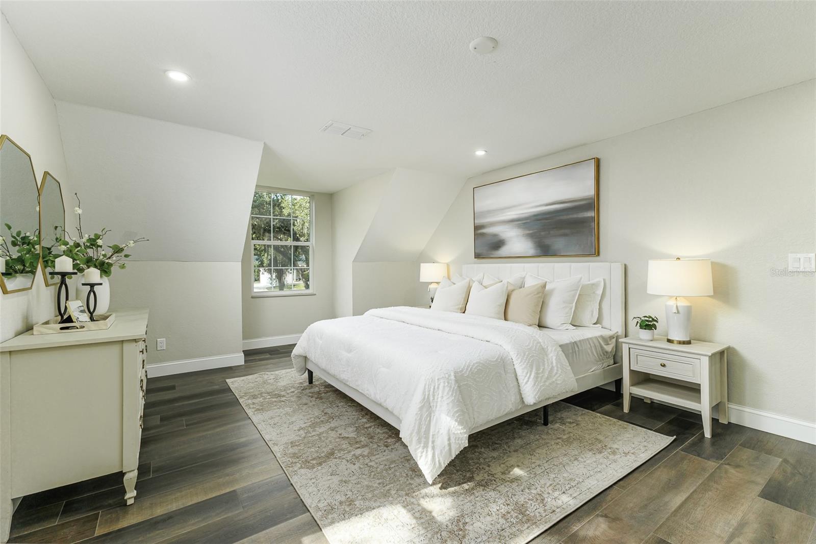 ROYAL OAKS ESTATE - Residential