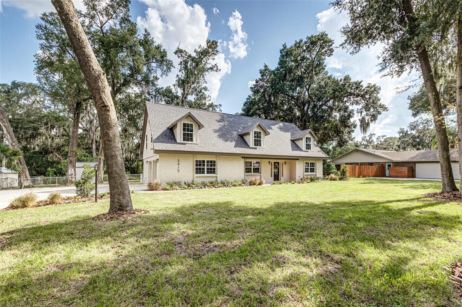 ROYAL OAKS ESTATE - Residential