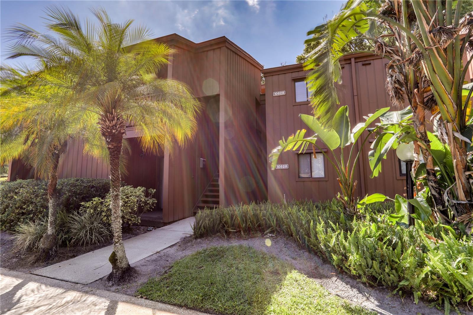 ONE THOUSAND OAKS - Residential Lease