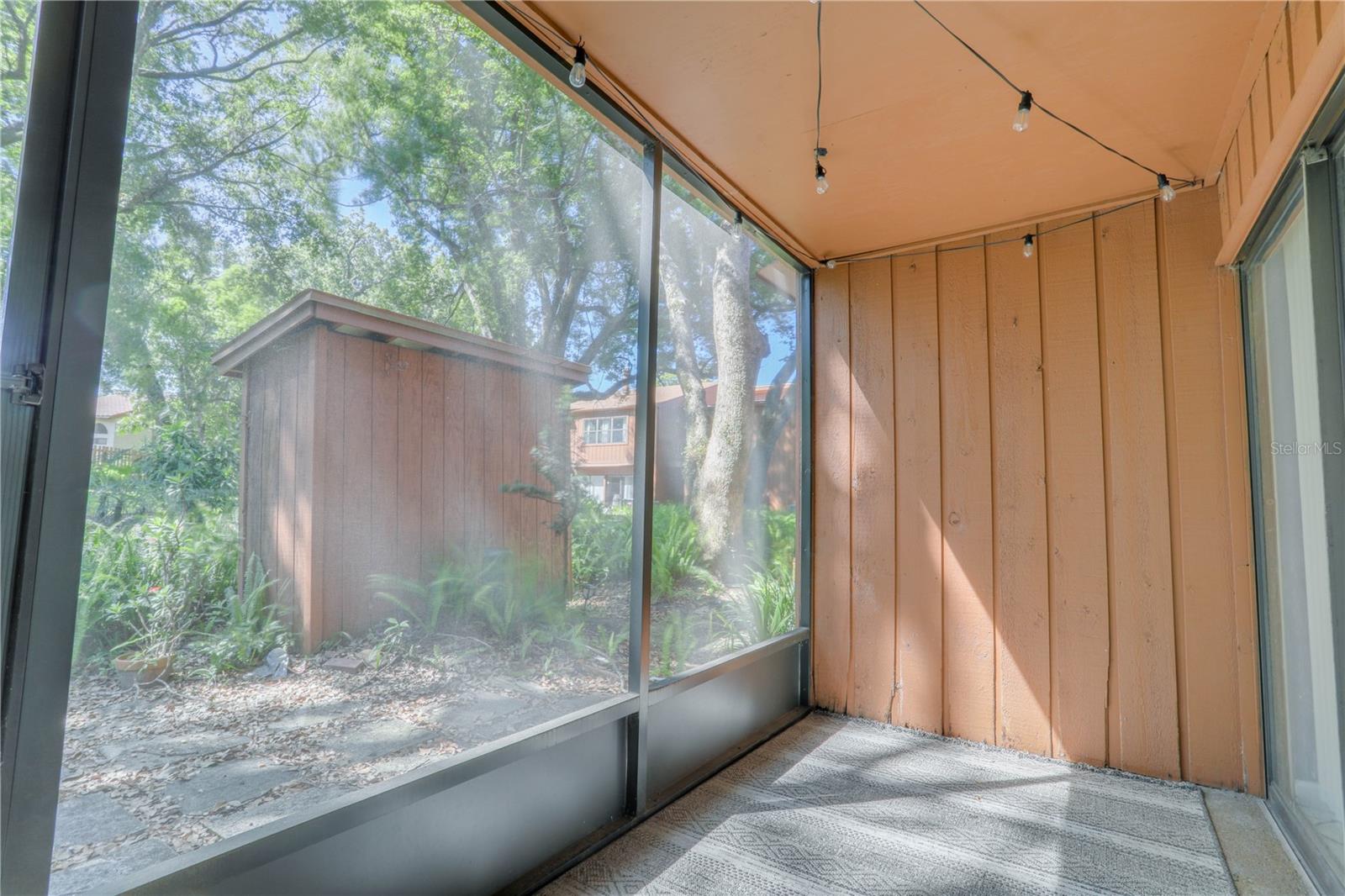 ONE THOUSAND OAKS - Residential Lease