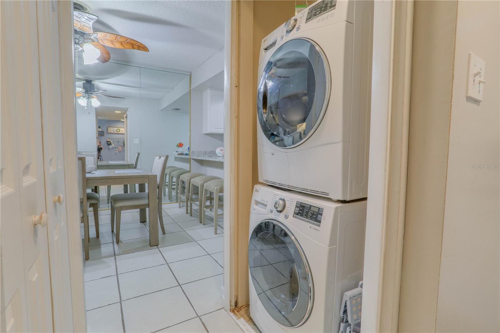 ONE THOUSAND OAKS - Residential Lease