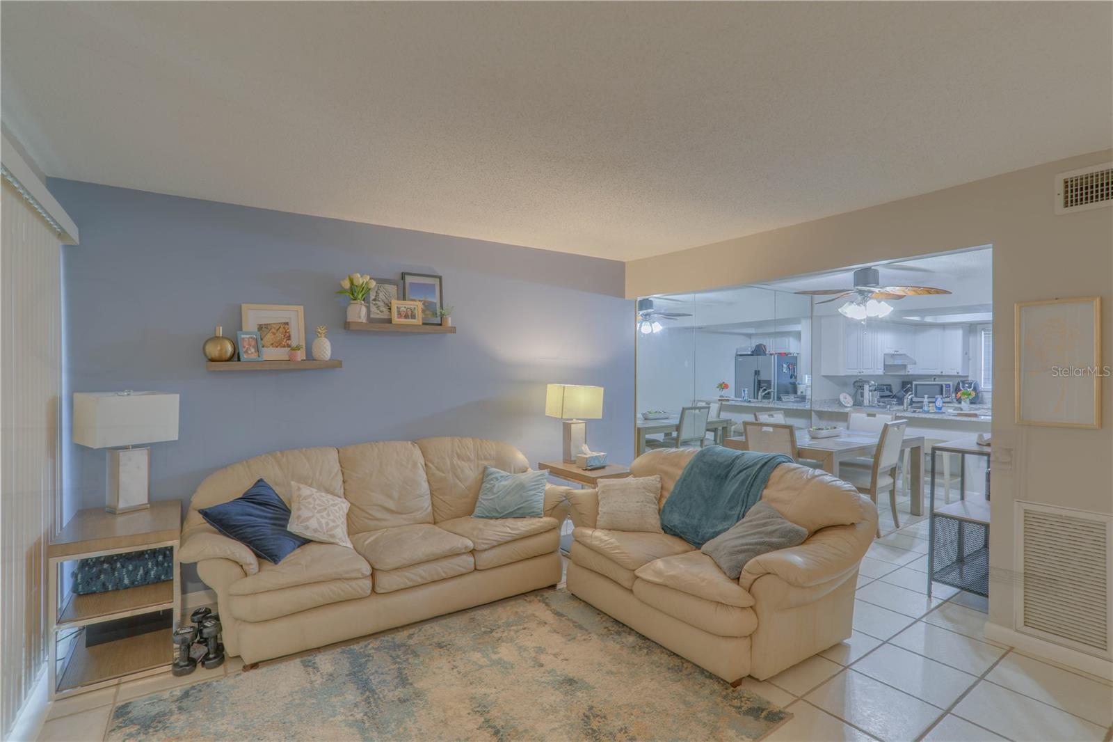 ONE THOUSAND OAKS - Residential Lease