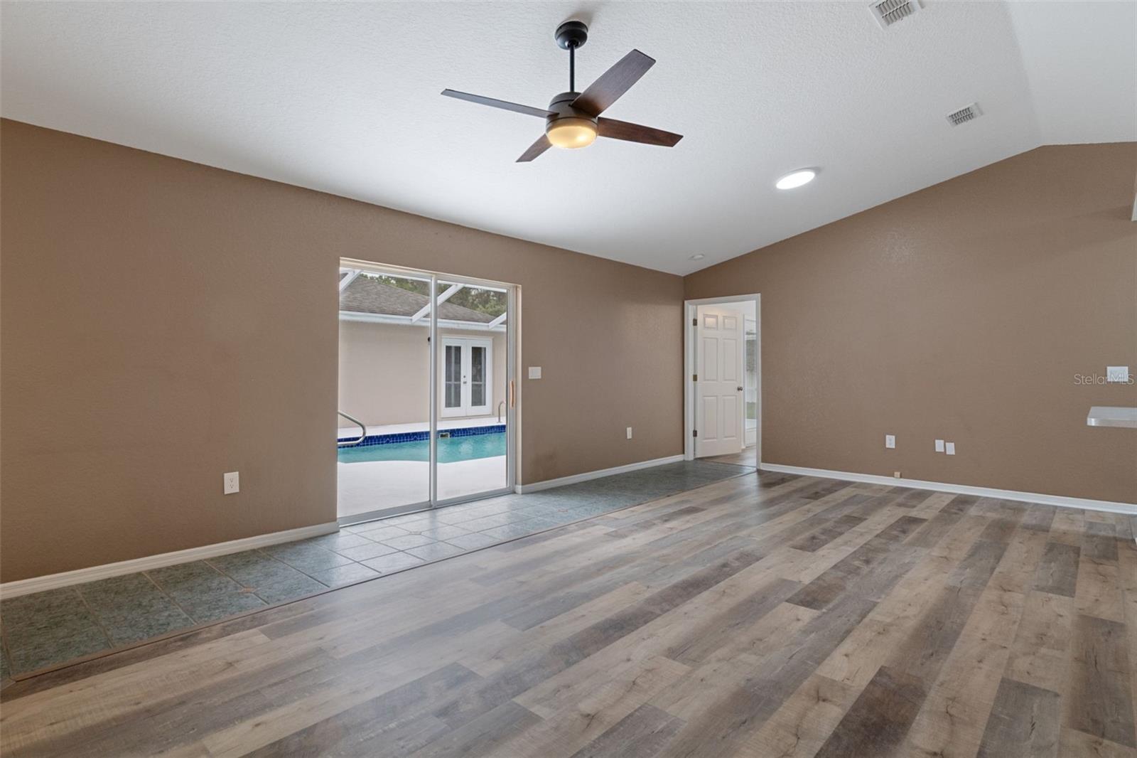 SPRING HILL - Residential