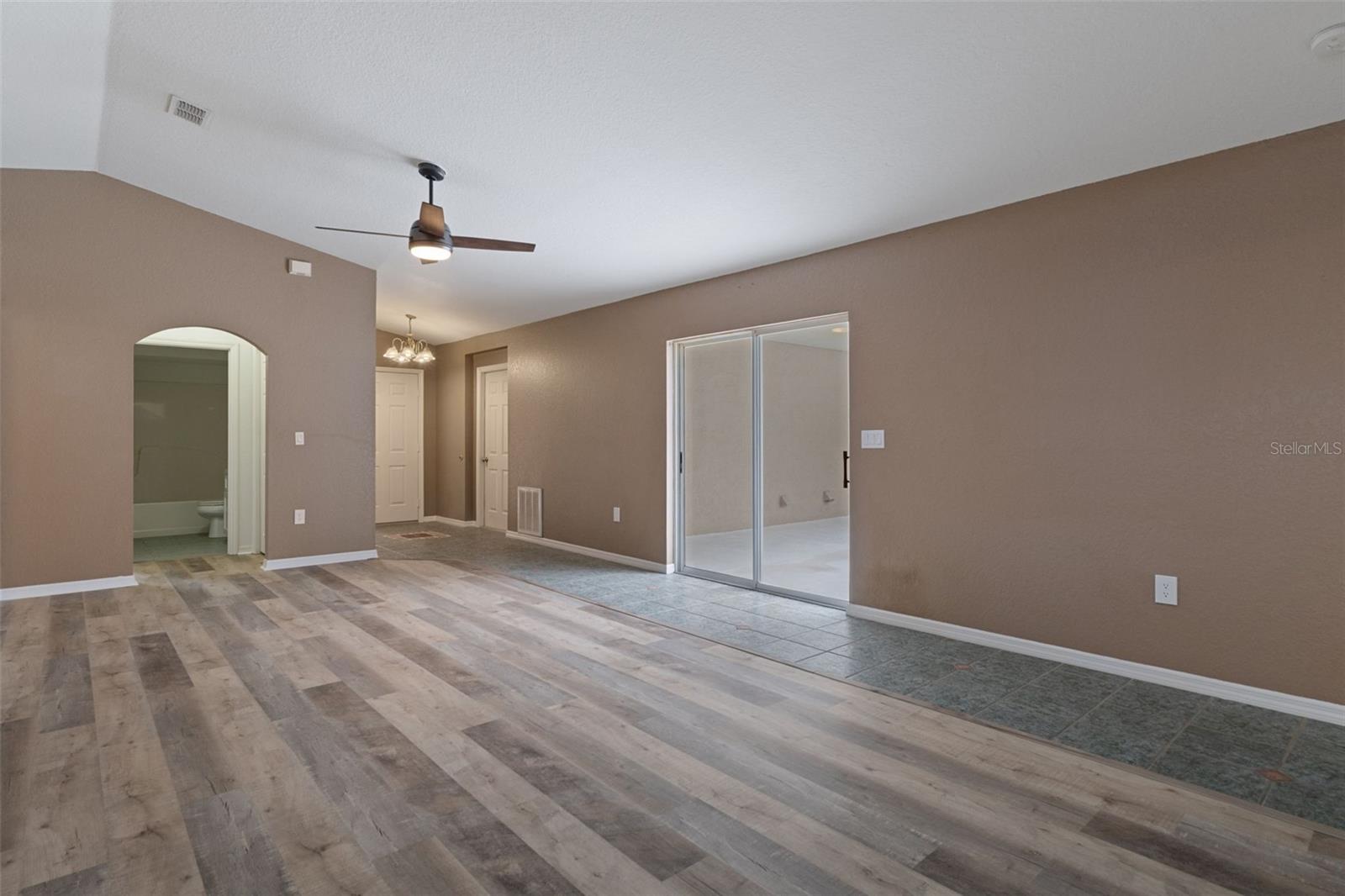 SPRING HILL - Residential