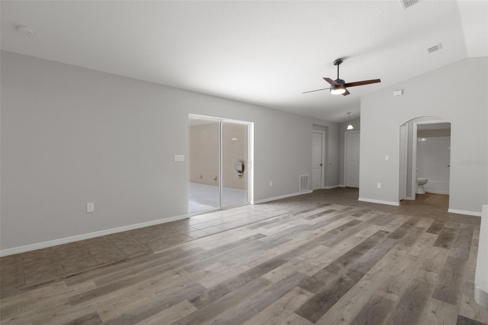 SPRING HILL - Residential