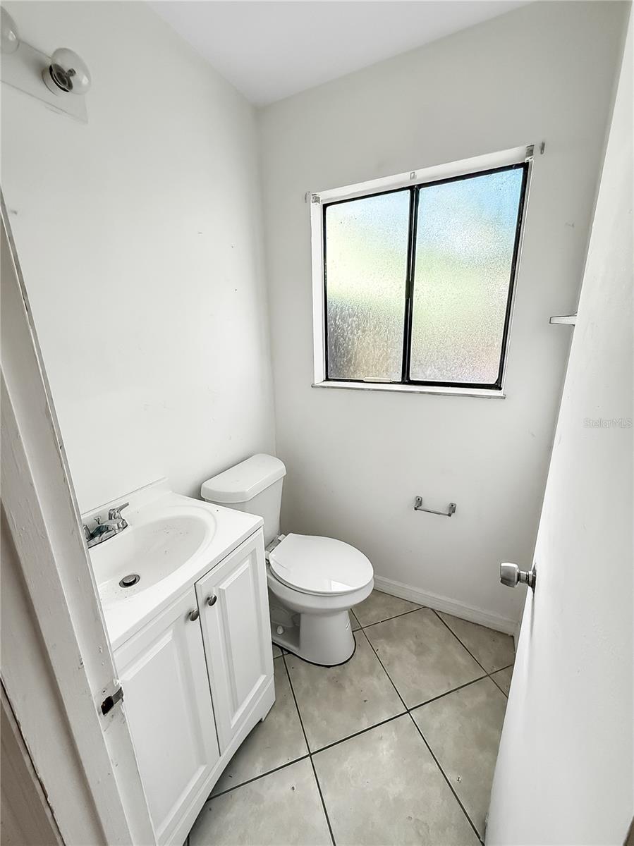 VILLAGE GREEN TWNHSES - Residential Lease