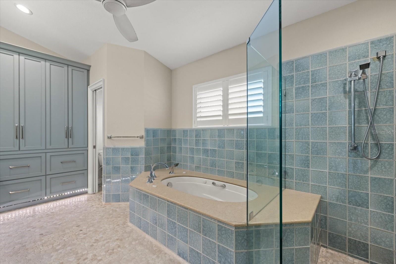 VILLAS AT DEER CREEK - Residential
