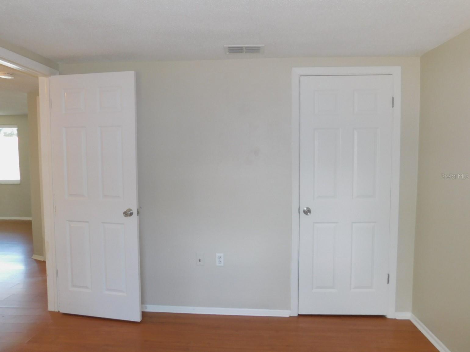 REGENCY PARK - Residential