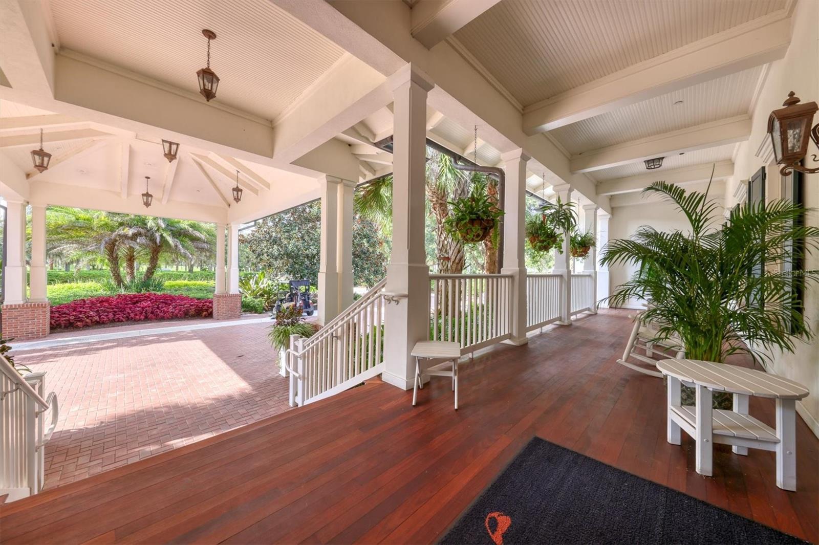 FOUNDERS CLUB - Residential