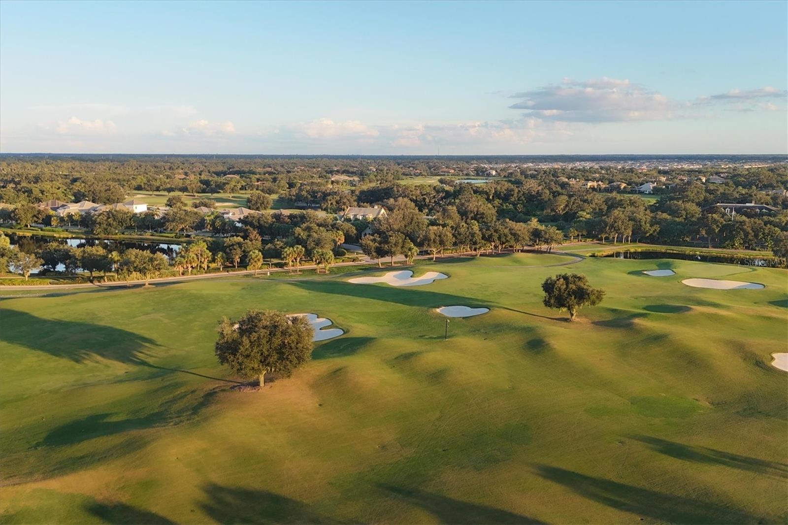 FOUNDERS CLUB - Residential