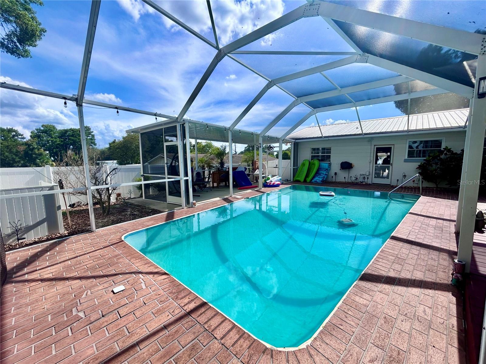 SOUTHEAST TERRACE - Residential